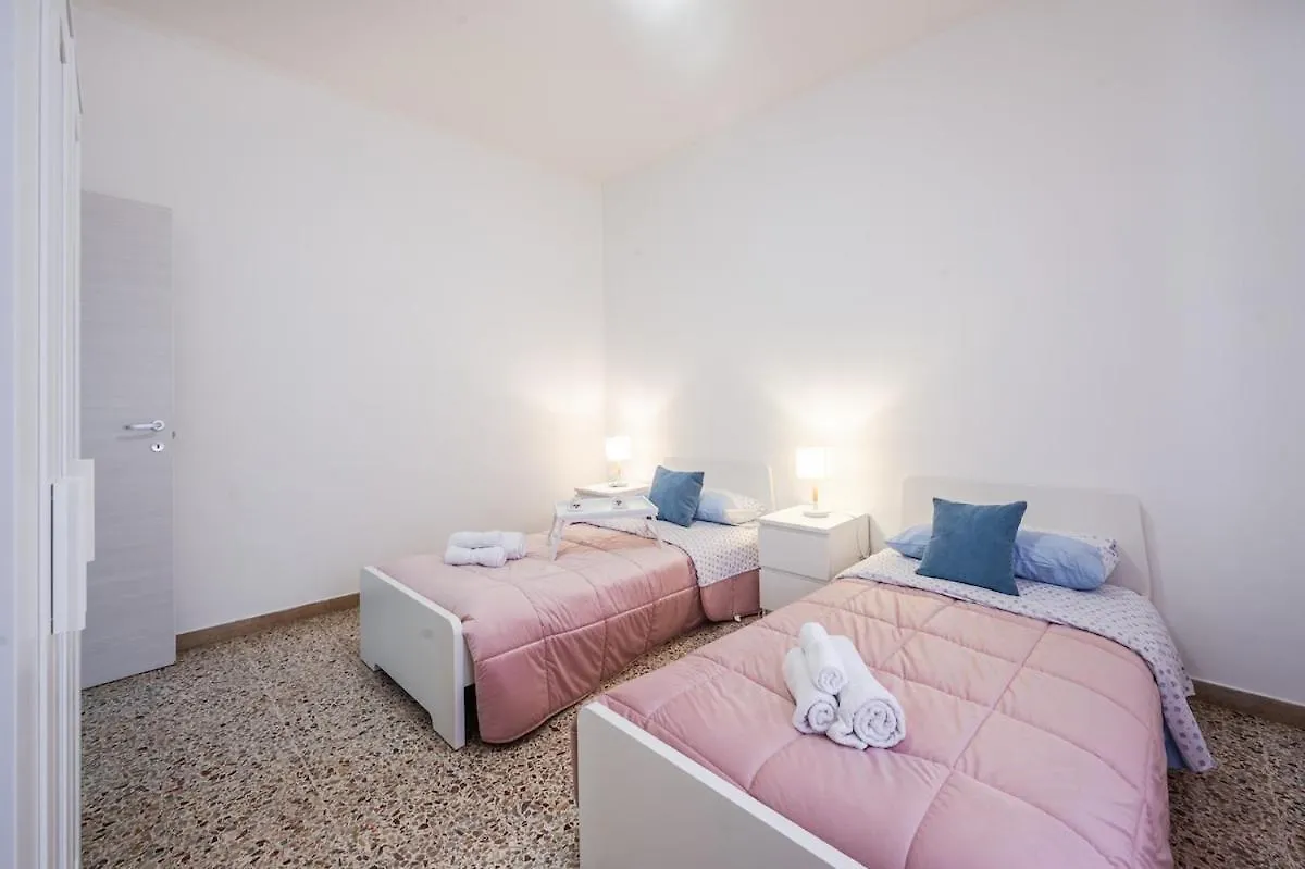 Smart Stay Near Policlinico & City Center Modena Italien