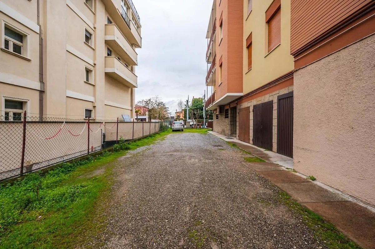 Smart Stay Near Policlinico & City Center Modena Apartment